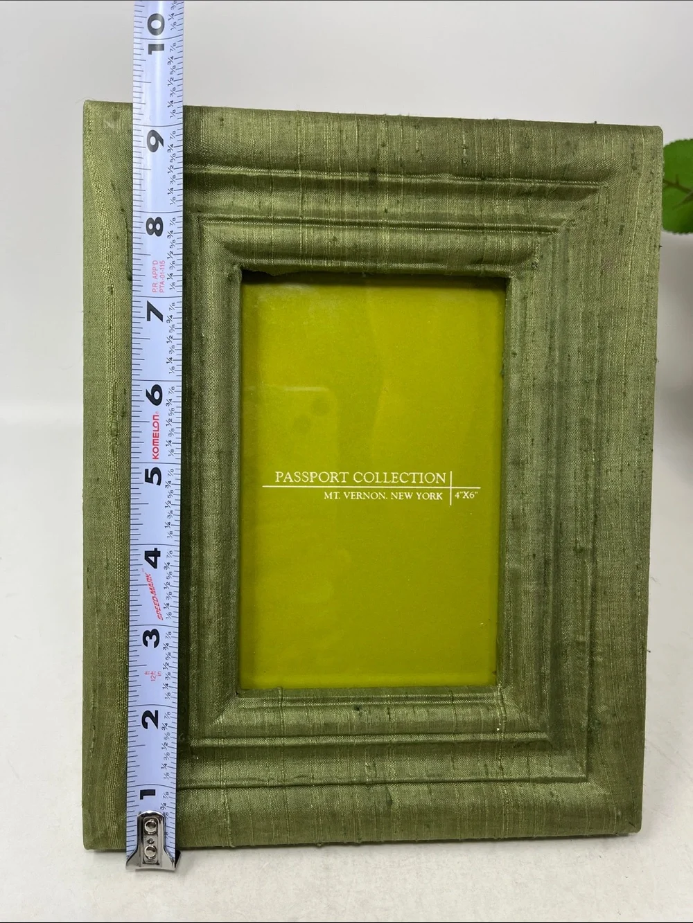 100% SILK HANDCRAFTED 4x6 PICTURE FRAME PASSPORT COLLECTION GREEN SILK